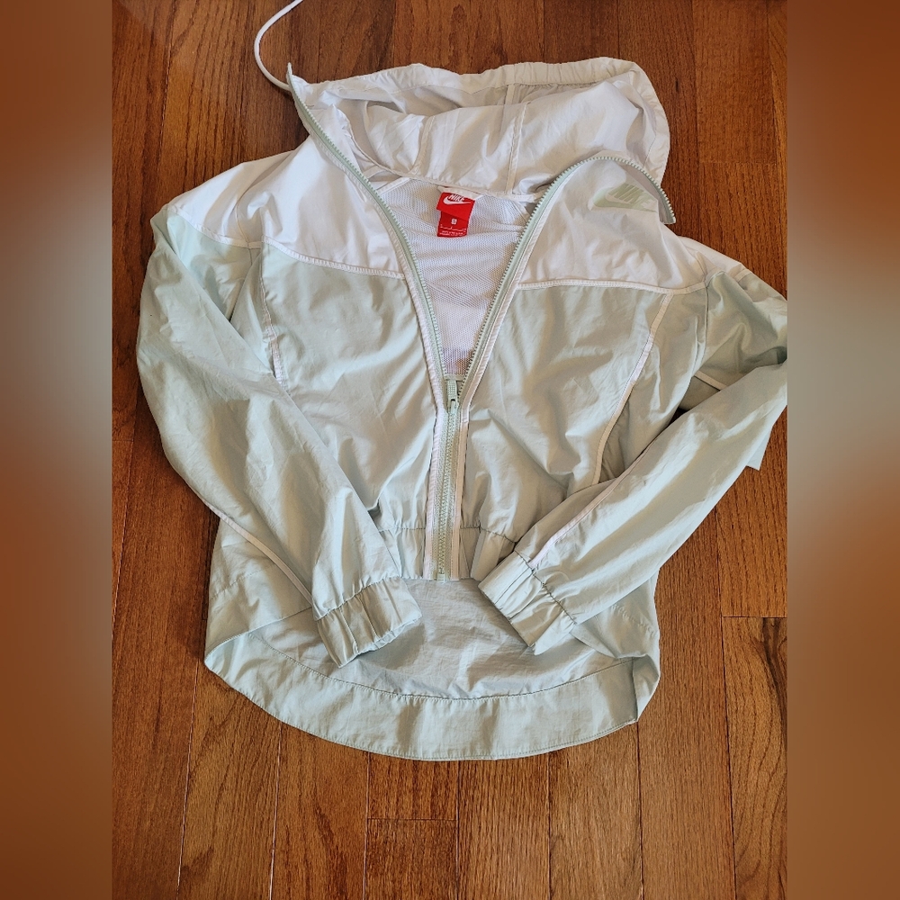 Nike outerwear sportswear windbreaker Windrunner women's woven jacket size S